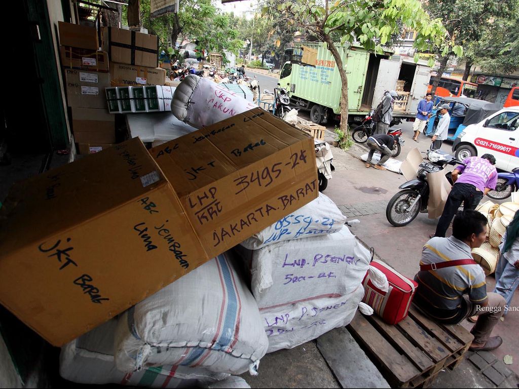 Kiriman Paket Lelet, Keluh Kesah Pelanggan Tumpah di Internet Kiriman Paket Lelet, Keluh Kesah Pelanggan Tumpah di Internet