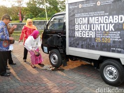 Mensos Lepas 6.559 Mahasiswa UGM Ikuti KKN PPM