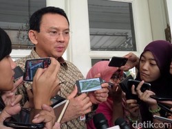 Tak Buat Publik Hearing, Ahok: LRT Sama Saja dengan Kereta Api