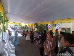 Keluarga Masih Menunggu Kedatangan Jenazah Pilot Sandy Permana