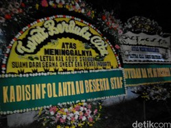 Belasan Karangan Bunga Penuhi Rumah Alm Letda Kal Agus Sriyadi