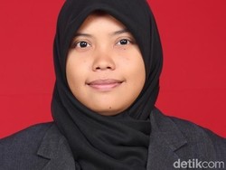 Siti Rodiyah, Anak Kuli Bangunan yang Lulusan Terbaik FISIP Unsoed