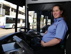 Wuih! Hamil 9 Bulan, Sopir Bus di Australia Tetap Bekerja