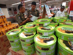 Trik Agar Anak Tak Berlebihan Makan Kue Manis Saat Lebaran