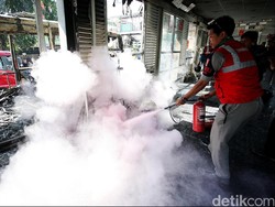 Petugas TransJ Sempat Padamkan Bus yang Terbakar dengan APAR