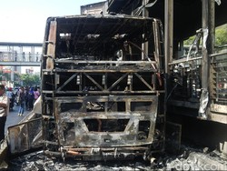 TransJ Terbakar di Salemba, Hindari Kawasan Kramat-Matraman!
