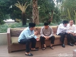 Petinggi PAN Buka Puasa Bersama di Kediaman Sutrisno Bachir