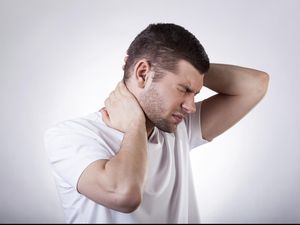 Muncul Nyeri di Kepala dan Leher Seperti Ditusuk Jarum, Apa Penyebabnya Dok? Muncul Nyeri di Kepala dan Leher Seperti Ditusuk Jarum, Apa Penyebabnya Dok?