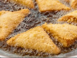 Dok, Boleh Nggak Sih Makan Gorengan saat Diet?