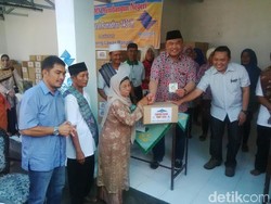 Pelindo III Gelar Pasar Murah di Kampung Lawas Maspati