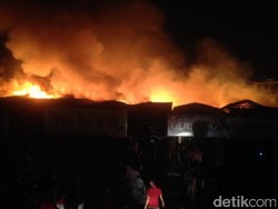 Polisi Tak Bisa Identifikasi Kebakaran Pasar Cik Puan Pekanbaru