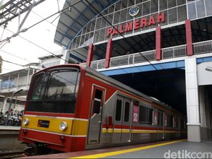 Perhatian! Perlintasan Sebidang Stasiun Palmerah Ditutup 29 November Perhatian! Perlintasan Sebidang Stasiun Palmerah Ditutup 29 November
