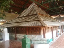 Kisah Giri Kedaton dan Malam Selawe di Gresik