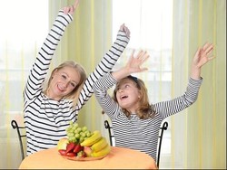 5 Cara Mengajari Anak Berbagi dengan Korban Bencana Alam