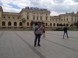 Semangat Tur di Krakow, Erwin Kuat Puasa Meski Cuma Sahur Air Mineral