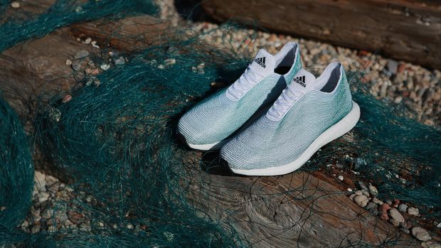 Sepatu Daur Ulang adidas x Parley Sepatu Daur Ulang adidas x Parley