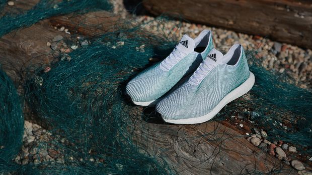 Sepatu Daur Ulang adidas x Parley