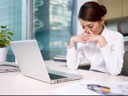 Duh! Terlalu Rajin ke Kantor Malah Kena PHK