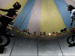 Respons Kaget Anak soal Atraksi Yanti Ratu Tong Setan