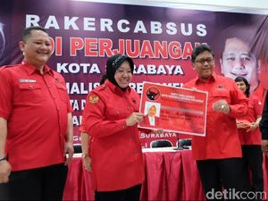 PDIP Ingin Pendaftaran ke KPU Surabaya Diberangkatkan Risma PDIP Ingin Pendaftaran ke KPU Surabaya Diberangkatkan Risma