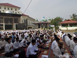 Masyarakat Pekanbaru Laksanakan Salat Minta Hujan