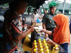 Kodim Surabaya Utara Gelar Pasar Murah, 750 Paket Sembako Ludes