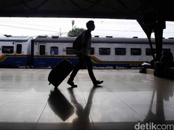 Tarif KA Ekonomi Antarkota Turun Per 1 Juli 2016