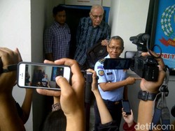 Mary Jane Dikunjungi Dubes Filipina dan Diberi Roti