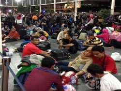 H-7 Lebaran, Stasiun Pasar Senen Dipadati Calon Penumpang