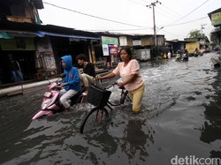 BMKG: Hujan Disertai Petir dan Angin Kencang Diprakirakan hingga Tengah Malam