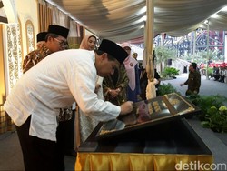 Lantunan Asmaul Husna Tandai Peresmian Masjid Agung Trans Studio Bandung