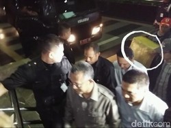 Selain Hakim Tripeni Dkk, Penyidik KPK Juga Bawa Box Besar