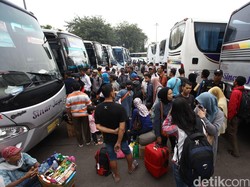 Kemenhub Prediksi Penumpang Arus Balik Banyak Naik Angkutan Darat