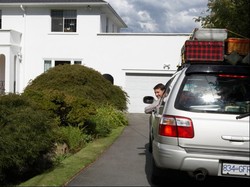 Viral Warga Jakpus Curhat Kerap Ribut Vs Pelanggan Bakmi Parkir Tutupi Rumah