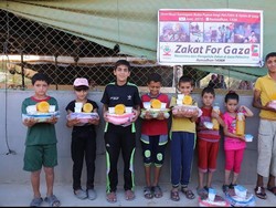 Melihat Pembagian Zakat di Gaza Palestina