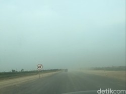 Debu Seperti Ini yang Membuat Tol Darurat Pejagan Ditutup