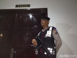 Selesai Geledah Kantor Gubernur Sumut, Penyidik KPK Bawa 3 Koper