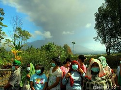 Abu Gunung Raung Mengandung Silika Tajam, Warga Diimbau Pakai Masker