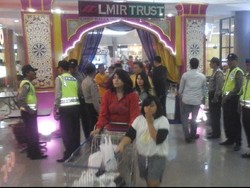 Antisipasi Aksi Teror, Polres Kabupaten Bekasi Sebar Pasukan di Mal