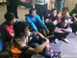 Polsek Pasar Minggu Amankan 9 Remaja yang Bawa Sajam Saat SOTR