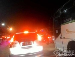 Macet 3 Km Jelang Masuk Tol Cipali dari Jakarta