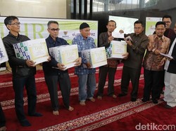 Ratusan Marbot Masjid di Jabar Terima THR