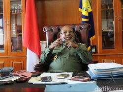 Kontroversi Gubernur Papua Berobat: Sewa Pesawat ke Jakarta-Dideportasi PNG