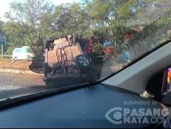 Dua Mobil Tabrakan di KM 30 Tol Jagorawi Arah Cawang
