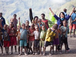 Kebaikan Dokter Terbang yang Mengalir di Papua