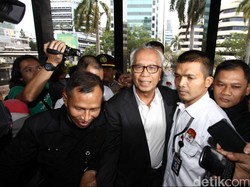 Dibela 150 Pengacara, OC Kaligis Tetap Tak Mau Bicarakan Kasus dengan Pengacara