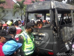 Ditinggal Salat, Mobil Rombongan Pemudik Terbakar