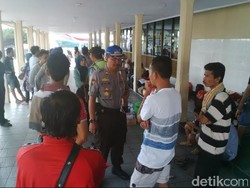 Ratusan Penumpang Kapal Mudik dan Balik Terlantar di Banyuwangi