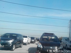 Arus Tol Cipali Macet di Pintu Tol Cikopo dan Jelang Keluar Palimanan