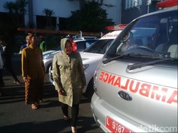 Bertemu Menteri Yuddy, Risma Keluhkan Kurangnya Dokter PNS di Surabaya